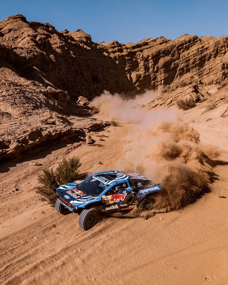 CSainz_oficial's tweet photo. Buen comienzo en Argentina 🇦🇷💪🏼
P3 en la primera etapa del @desafioruta40ok, la primera junto a Dani. Muy buenas sensaciones hoy: el coche ha funcionado perfecto y llegamos a liderar la carrera en el km 300. Una duda en un waypoint nos hizo perder algo de tiempo, pero contentos con el día. Seguimos!

Positive start in Argentina 🇦🇷💪🏼
P3 in the 1st stage of the @desafioruta40ok, our first together with Dani. Really positive day overall: the car worked perfectly and we were leading around km 300. We lost some time after a doubt at a waypoint, but happy with the result. Let’s keep going!