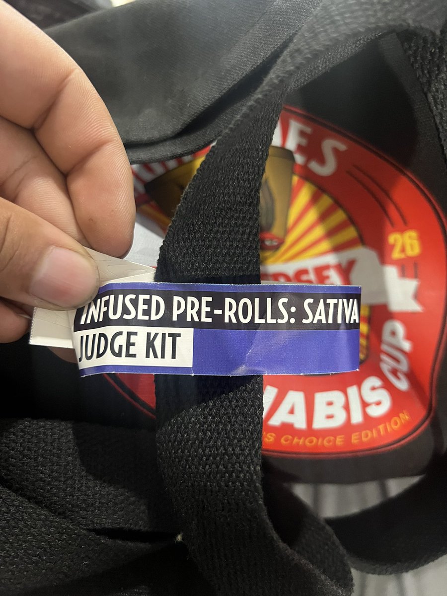 TheNJWeedWizard's tweet photo. Lets gooooooooo

Definitely to late to judge but the sale on this was too good to miss.

I’ll be judging this to myself 😮‍💨

#hightimes
#njcannibus
#infused
#Sativa
#prerolls https://t.co/RYZjEWK2Y1