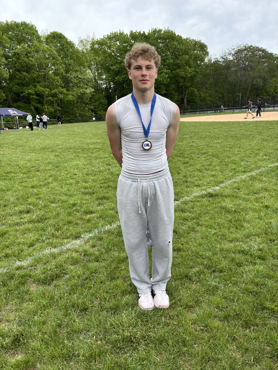 braydon_fowler's tweet photo. This Saturday our track team won the Cal Division Meet! I ran a school record with a 11.13 in the 100 meter which got me 3rd place and I ran a 23.22 200 meter which got me 5th and 4th all time in Newburyport history! I’m hyped to be able to go to states Thursday and Saturday! https://t.co/JcS9ldDjcm