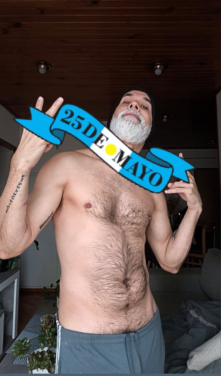 Hungdaddyarg's tweet photo. feliz día de la patria https://t.co/XDIKQH9EXy