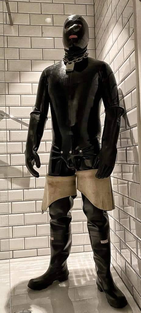 RubberSub (@rubberpervert.bsky.social) tweet media