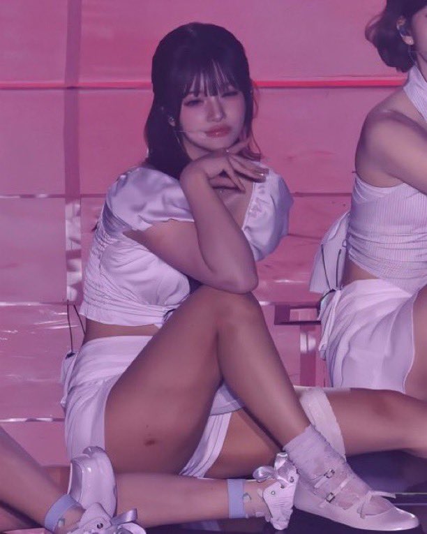 まる tweet media
