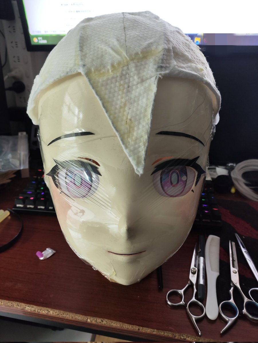 pB2bL1dD's tweet photo. 继续手搓大头，头发好难做 #kigurumi #着ぐるみ https://t.co/rUUs3Dgr7a