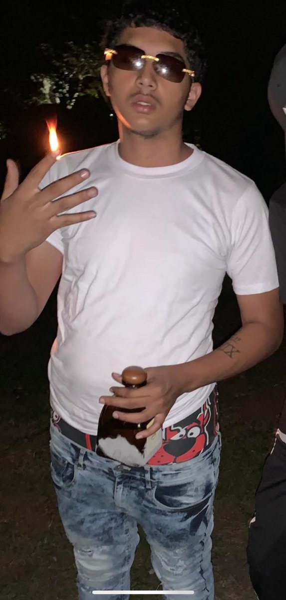 William48908263's tweet photo. Lil skinny Ninja musty af “sexy” 

Big boy musty “nasty” 😩😩🤷🏿‍♂️
🤔🤔 https://t.co/8oQMj3pOyu