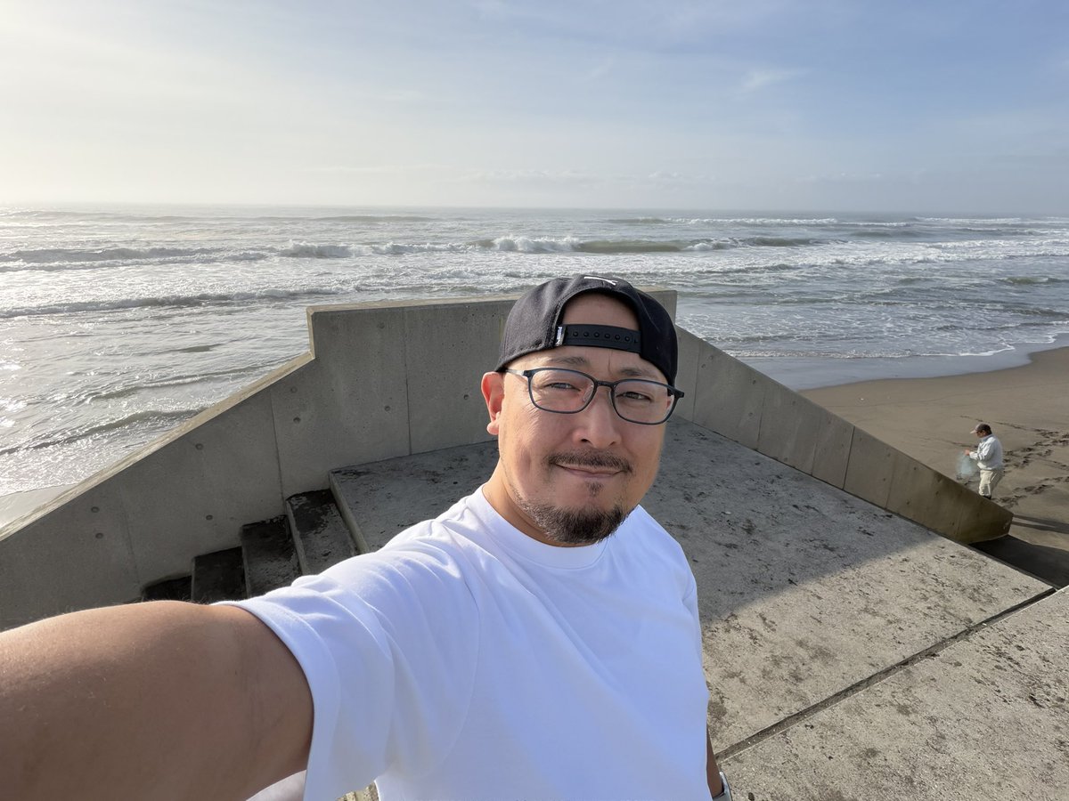 McCormick0510's tweet photo. おはようございます。
早起きして、海岸で散歩中。 https://t.co/ywaA551vMe