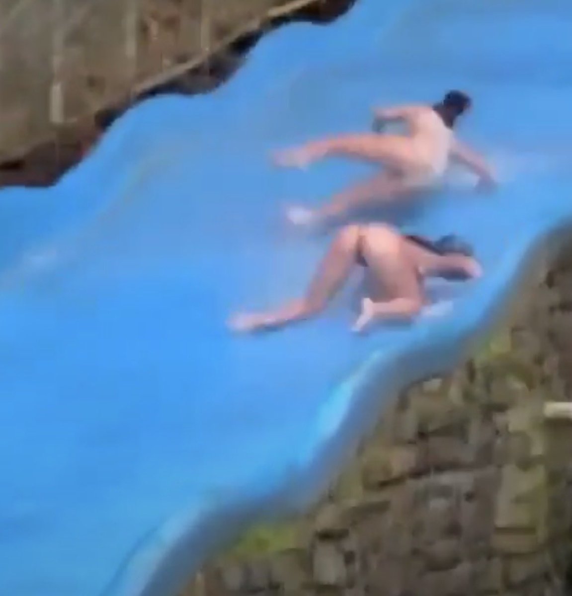 TheAvatarsGuide's tweet photo. @highighig To have that thang fully tooted up on the water slide is a bit much https://t.co/08pn33E2Ok