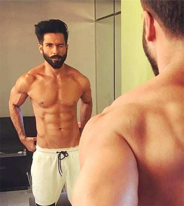 rahuls1010's tweet photo. @earthcurated @shahidkapoor ♥️🙌😅👍 https://t.co/zjvj6aKoZj