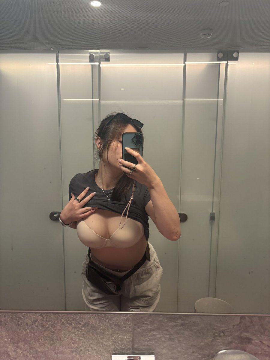 Aurora Rose tweet media