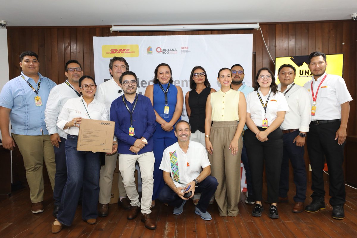 PaulCarrillo2's tweet photo. Con Manuel Montes Bertín de @DHLMex México, firmamos un convenio de colaboración SEDE-DHL, para fortalecer a las MiPyMEs de #QuintanaRoo con acceso a beneficios logísticos, tarifas preferenciales en envíos nacionales e internacionales y herramientas que impulsen su competitividad y expansión hacia nuevos mercados. 
@SEDEQROO @MaraLezama @OsorioMariaJose @NafinOficial 
#SEDEQuintanaRoo
#UnidosParaTransformar