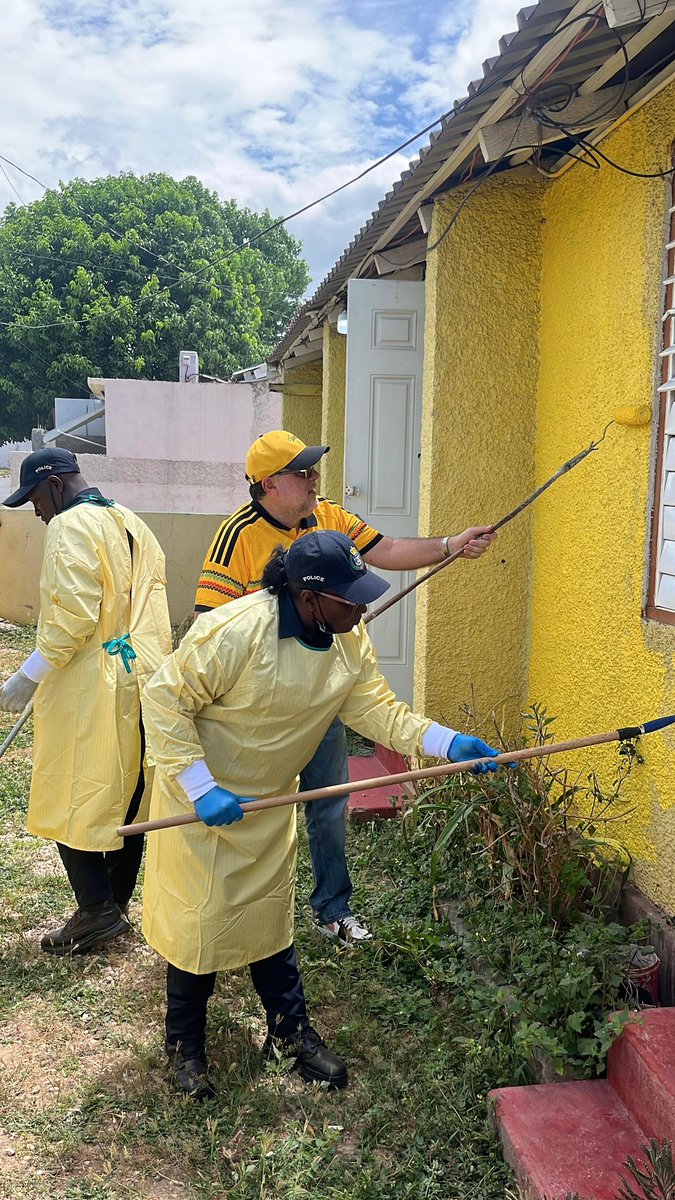 MarkJGolding's tweet photo. Today, my councillors, Sarah Marshall and Louise Newland, along with residents and community members across South St Andrew, carried out several Labour Day activities focused on community clean-up, painting, beautification, sign restoration, and support for our seniors.

From Paradise Court to Trench Town, Havana, White Road, West Street and Torrington Park, people came together with pride and purpose to strengthen and uplift their communities. Thank you to every volunteer, resident, and community group who participated and helped make the day a success. South St Andrew is strongest when we work together.