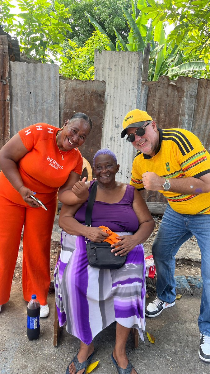 MarkJGolding's tweet photo. Today, my councillors, Sarah Marshall and Louise Newland, along with residents and community members across South St Andrew, carried out several Labour Day activities focused on community clean-up, painting, beautification, sign restoration, and support for our seniors.

From Paradise Court to Trench Town, Havana, White Road, West Street and Torrington Park, people came together with pride and purpose to strengthen and uplift their communities. Thank you to every volunteer, resident, and community group who participated and helped make the day a success. South St Andrew is strongest when we work together.