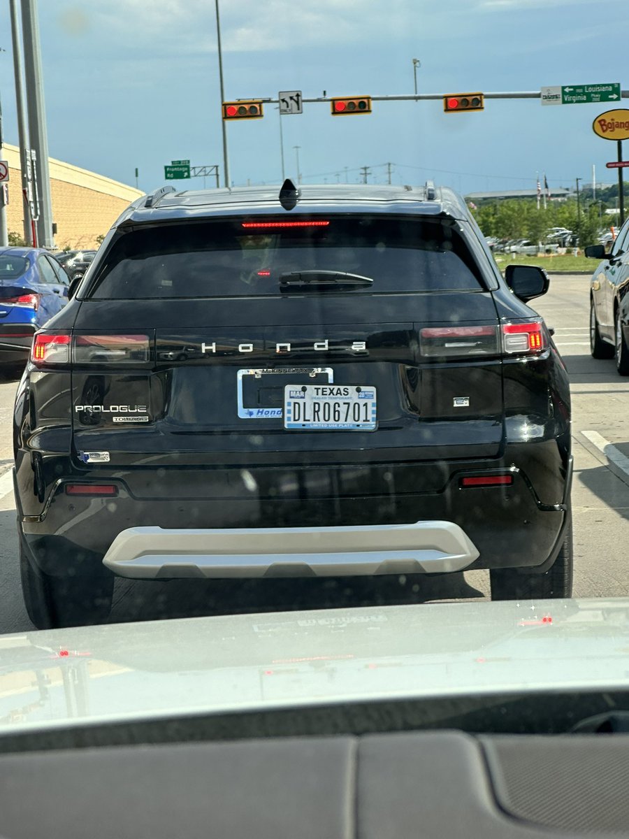adhdpilot's tweet photo. Have you ever seen a retarded car before? https://t.co/gNCl4Eks4X