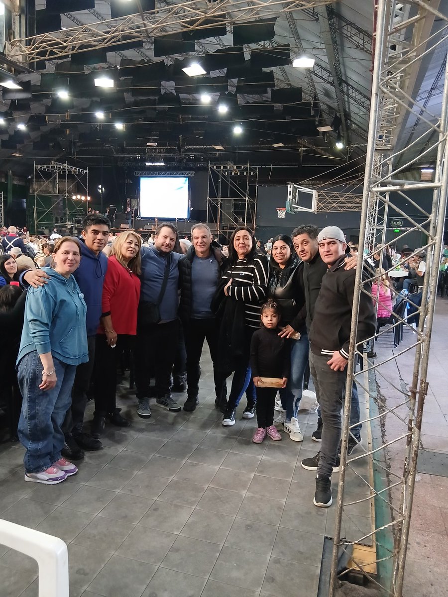 JBeeSellares's tweet photo. 🙌 Compartí el festejo del #25deMayo junto a vecinos de la Ciudad de Córdoba.

🇦🇷 ¡Viva la Patria!

¡Viva Córdoba! 💪 https://t.co/H5wu0TcCZt