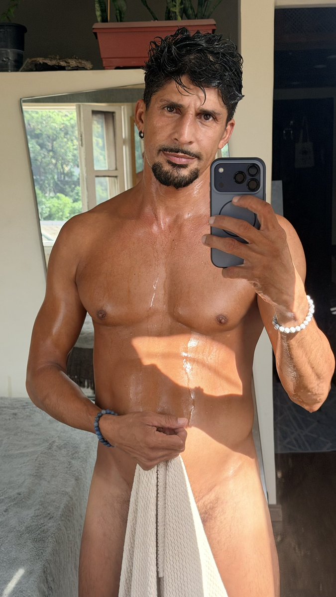 BigRodOficial's tweet photo. Showered and ready for action 😏 https://t.co/itRVyOdEkm