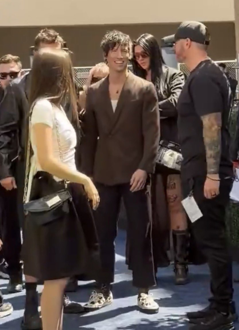 cIancyisdead's tweet photo. HALLELUJAH ITS A MIRACLE TYLER AND JOSH ARENT IN JEANS AND A SHIRT ON THE RED CARPET https://t.co/XJ2WHnKuJx