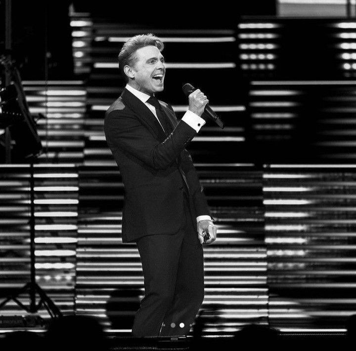 TODO POR LUIS MIGUEL tweet media