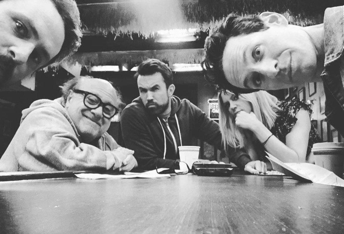 rcgsource's tweet photo. Charlie, Danny, Rob, Kaitlin and Glenn during the shooting of IASiP season 14 (2019). https://t.co/WqO14CStvR