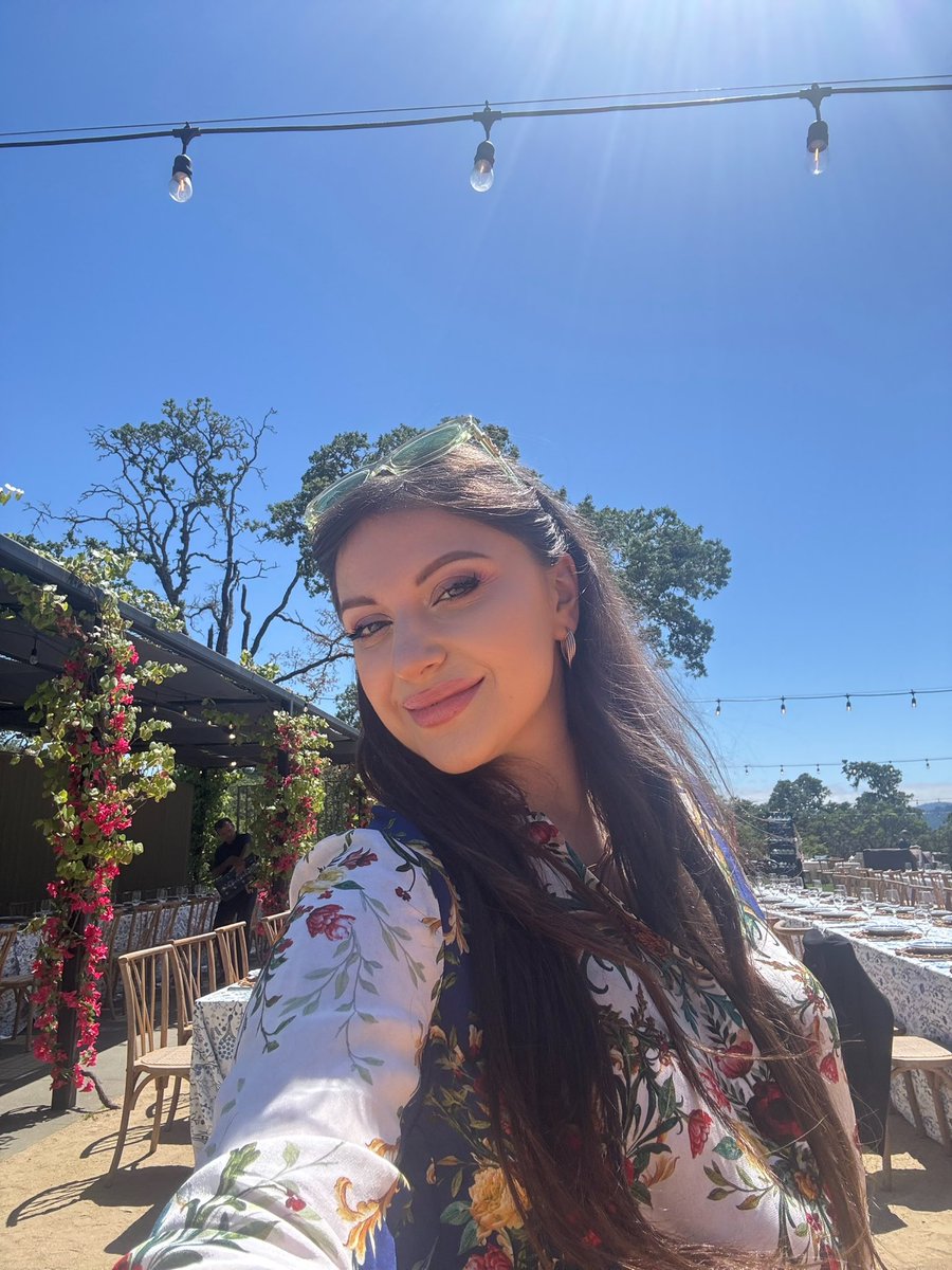 angelina_alexon's tweet photo. Sunshine &amp; gratitude. Happy Memorial Day 🇺🇸 https://t.co/PTbbsEGRhb