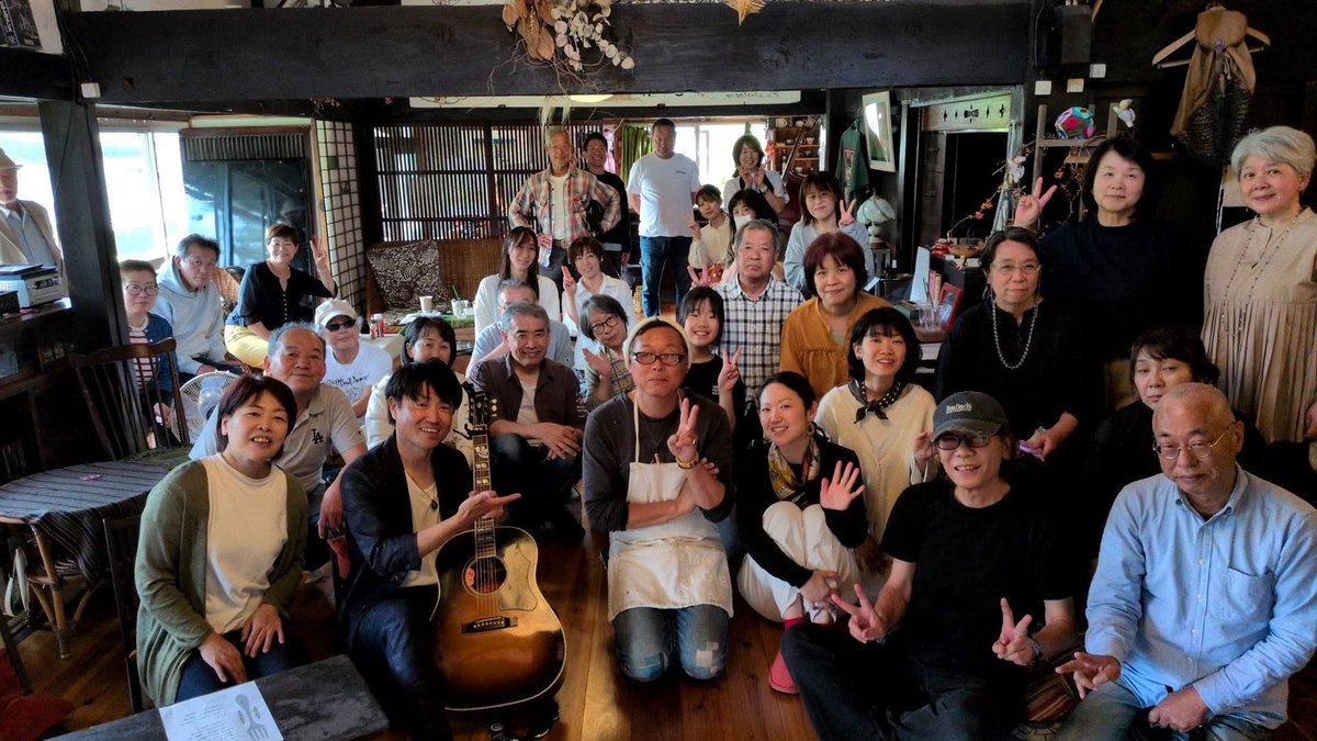 hello_maco's tweet photo. 2026.5.24 『緑調13』〜midorinoshirabe〜
古民家喫茶店油屋　山梨県南部町
穂乃美、麻古、中西ヒロキ

もうだいぶお世話になっている油屋さん。
毎度の事ながら、本当に気持ちの良い空間。そして、気持���の良いイベント🌿
似た波動を持った人たちが、自然と集まる大好きな場所です。 https://t.co/CrUaRqKUgr