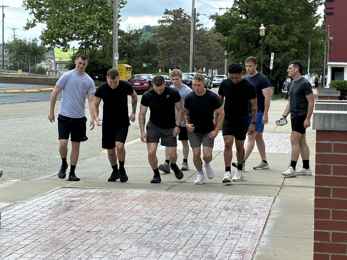 PghPolice's tweet photo. This Memorial Day, police recruits chose to honor those who made the ultimate sacrifice for our nation, by participating in the “Murph.” 

The grueling workout is named for Navy SEAL Lt. Michael P. Murphy, who was killed in action in Afghanistan in 2005. https://t.co/a9OQUGb7ul