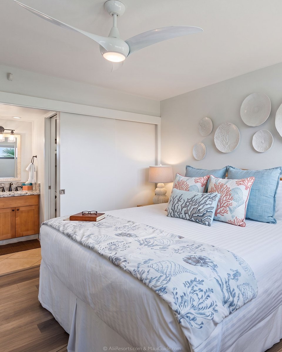 AliiResorts's tweet photo. This 2 bedroom, 2 bathroom corner condo sleeps up to 6 guests, with a king bed in the primary bedroom, a full and twin bed in the guest room, and a sofa bed in the living room.

https://t.co/DHLclUH0Fs
#SugarBeach #Kihei #Maui #MauiVacation https://t.co/0aucYjsk0c