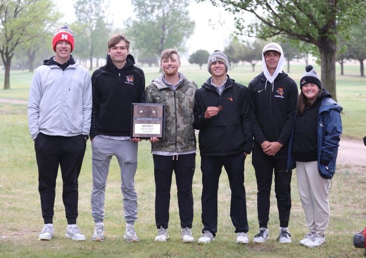 CwcChambers's tweet photo. Come line Main Street in Chambers tomorrow at 10:40 AM to cheer on our CWC State Golf athletes as they head to Columbus!! https://t.co/5pzGrPUisJ