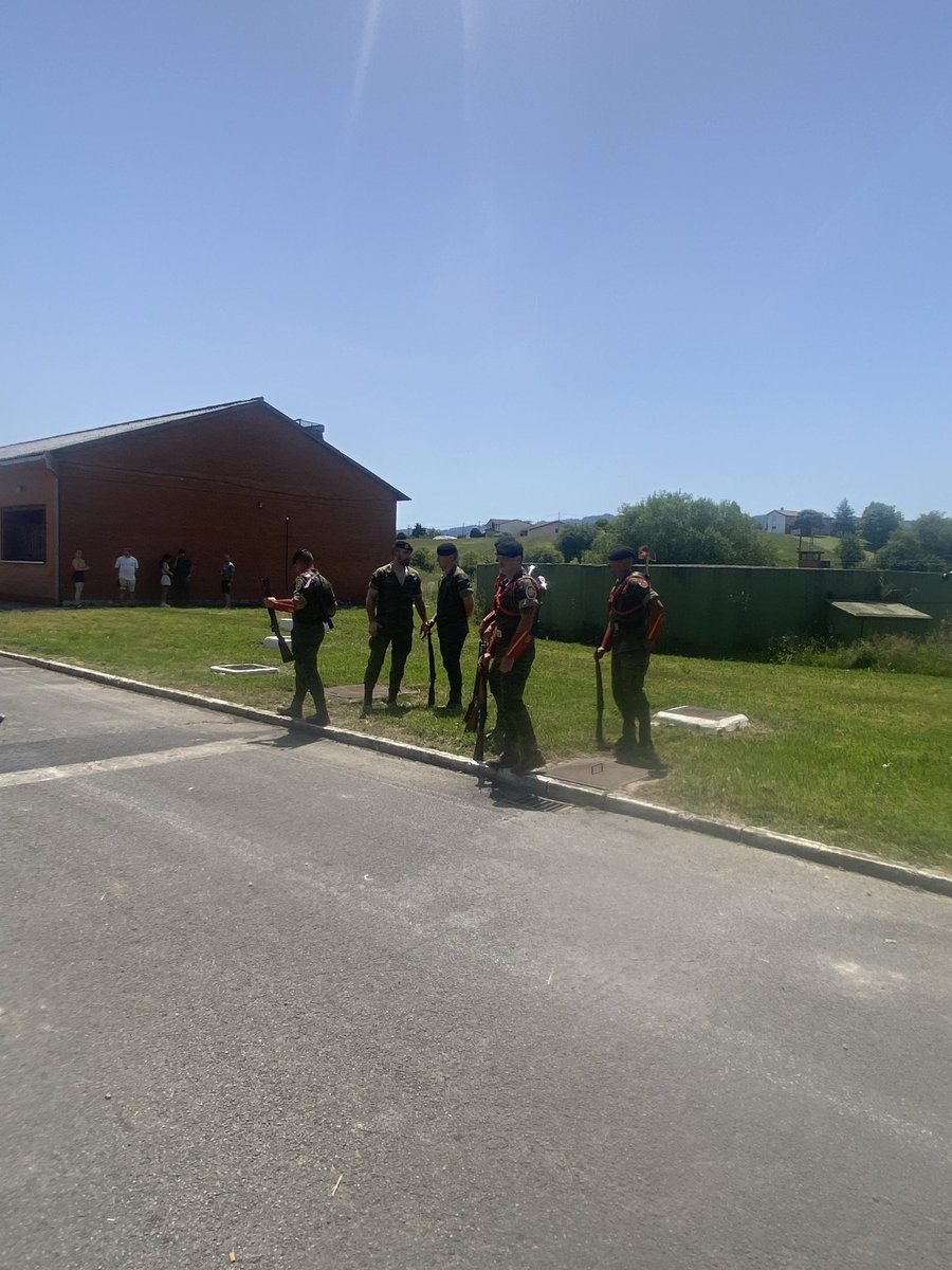 HARROW_h's tweet photo. Acuartelamiento de Mungia  de cerca a quienes trabajan  por nuestros  #SeguridadyDefensa.
¡Disfruta del #DIFAS26! 🪖⚓✈️
#FAS #DiaDeLasFuerzasArmadas , GASTADORES REG. GARELLANO 45 . https://t.co/9UFHzQM3JW https://t.co/Uh2010pp4a