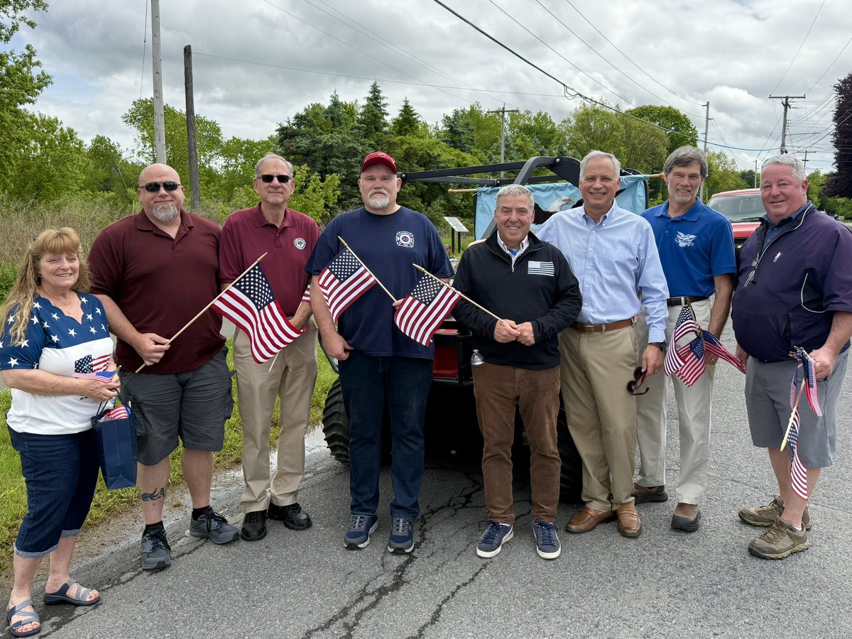 dfleming16's tweet photo. What a moving day with our veterans as we honored service and sacrifice. The Nassau Memorial Day Parade never disappoints in seeing so many come together to honor those lost. Thank you to our veterans organizations for their work in organizing the event. https://t.co/1BfcNlr9wf