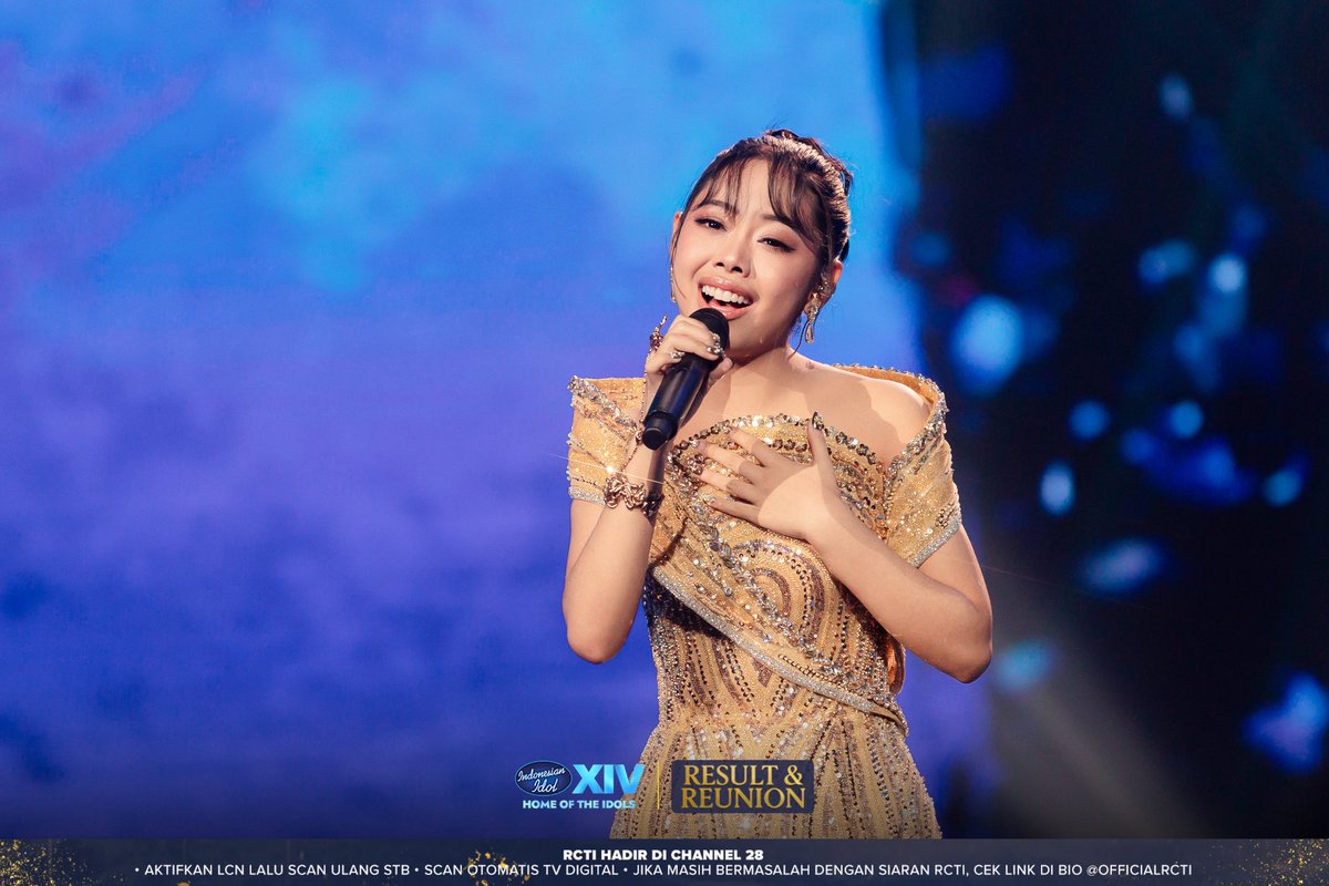 indonesianidol's tweet photo. We present to you, Celyna Grace, the winner of Indonesian Idol XIV🎉✨
Inilah persembahan lagu special dari Celyna, ‘Sumpah Mati’😍💙 https://t.co/ddofn6s3QJ