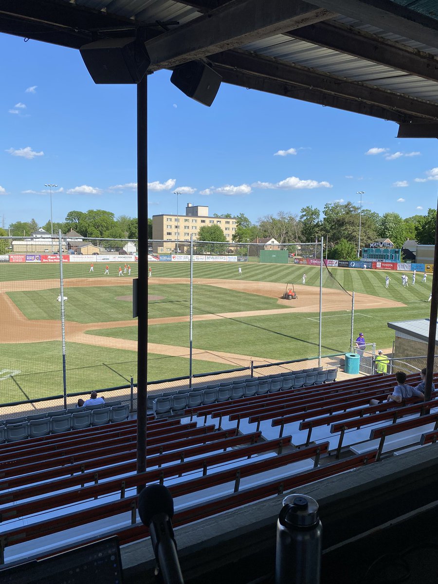 LoganBreuer3's tweet photo. Section 1AA Baseball Quarterfinals up shortly on Lake Hits 95.

#3 Lake City vs #7 Rochester Lourdes 🎙️⬇️

94.9 FM or download the Lake Hits app.
https://t.co/wxBBE3CttT https://t.co/IBwHg6CXwl