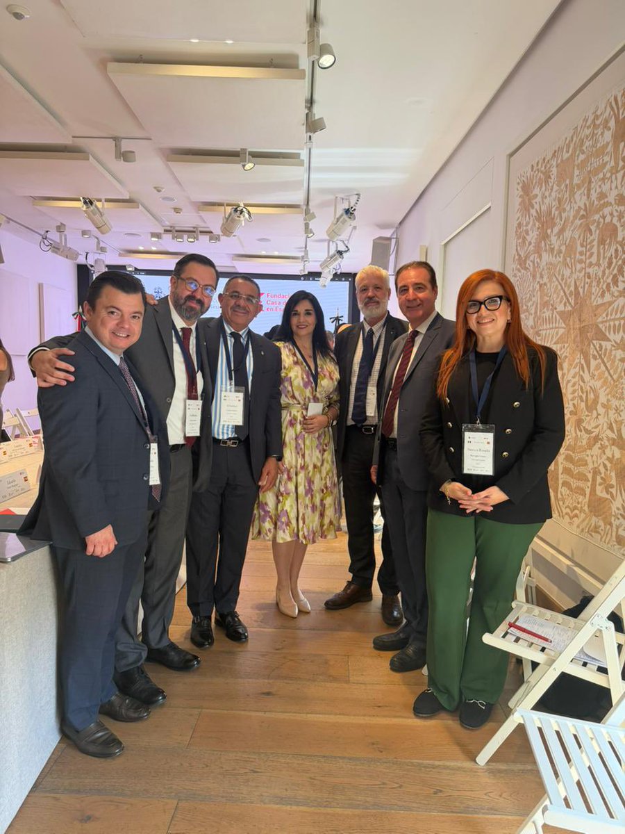 INCAM_Abogados's tweet photo. Madrid es sede de un importante intercambio jurídico internacional. 🇲🇽🇪🇸

El Encuentro de Abogados Mexicanos y Españoles reunió a destacados especialistas del derecho en la Casa de México en España, fortaleciendo lazos, experiencias y visión jurídica entre ambas naciones.

@AlberticoGS 
@casademexicoesp 
@cfiguer24355392 

#EncuentroDeAbogados #CasaDeMéxico #Madrid #DerechoInternacional