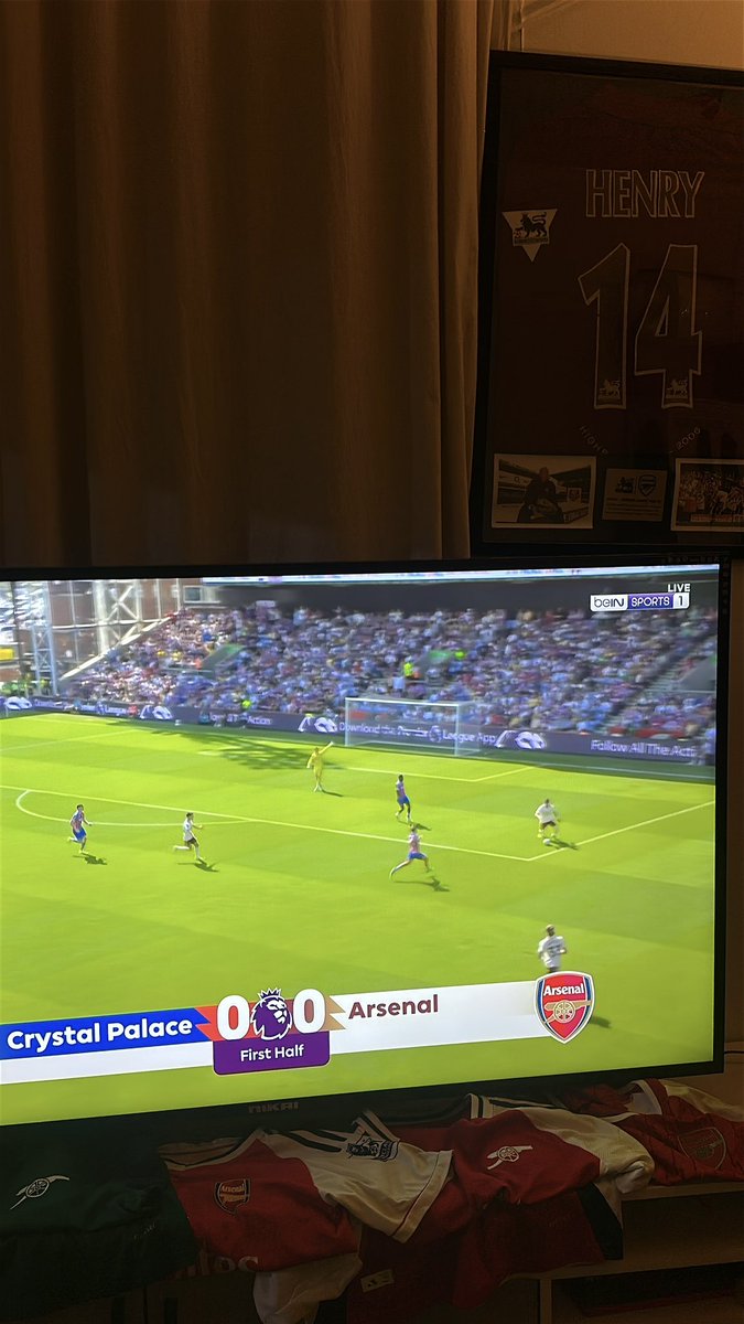 i6rosh's tweet photo. 👑 #Arsenal https://t.co/3eFmxw9jcc