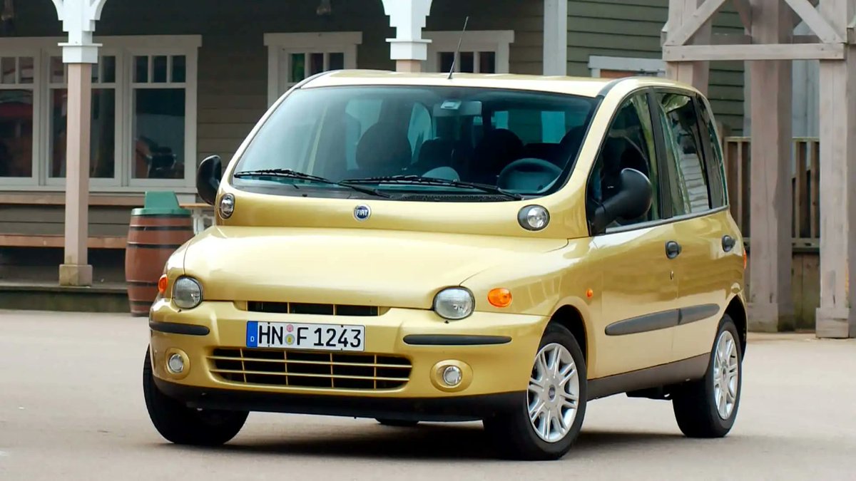 SanderGoossens's tweet photo. @FutureAZA Whoever designed the Fiat Multipla must be pretty pissed off right now https://t.co/pZsqal0CBI
