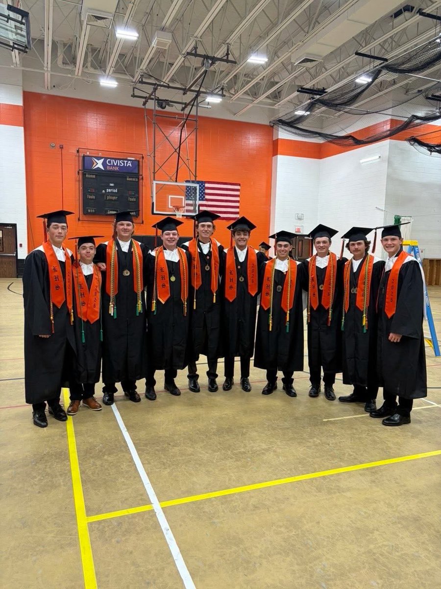LHSBASEBALL9's tweet photo. Congratulations to our 10 baseball seniors! https://t.co/bQawkmB7Uo