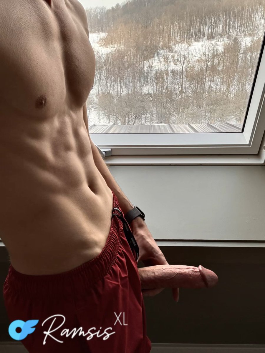 ramsisxl's tweet photo. You like the foreground 🍆 or the background 🏔️ more? https://t.co/h8tN7tKEkl