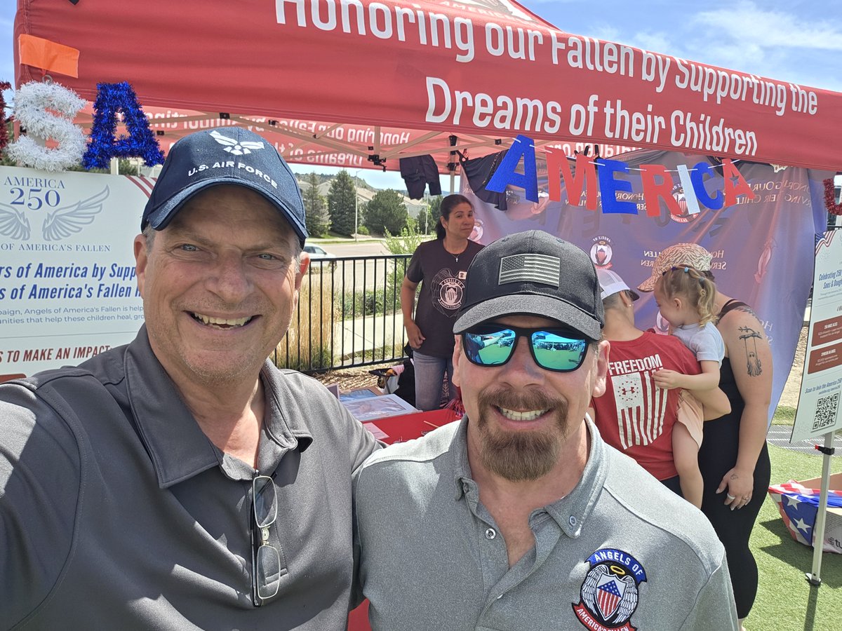 StanVanderWerf's tweet photo. Angels of America's Fallen is awesome! They provide healthy activities, scholarships, and grief counseling for the kids of fallen military, law enforcement, and firefighters.  I participated in their Memorial 5K run today which started at Red Legg Brewery. Consider donating to this home grown and local charity!
Angels of America's Fallen Link - https://t.co/5hY8ADOlzz