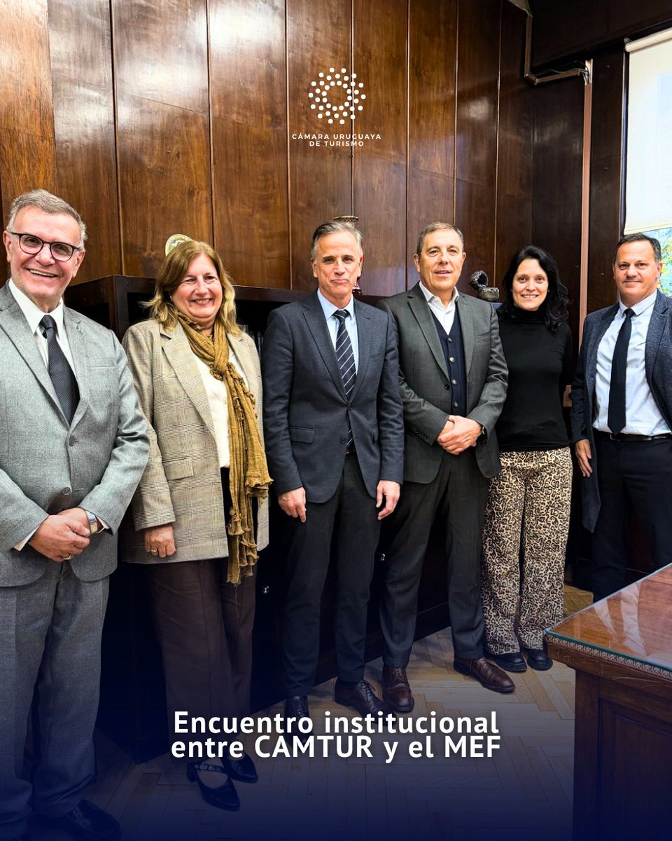 CamturUruguay's tweet photo. Turismo, un sector ineludible para el desarrollo nacional.

El pasado 21 de mayo, una delegación de CAMTUR encabezada por su presidente, Fernando Tapia, fue recibida por el Ministro de Economía, Gabriel Oddone, y su equipo.

#CAMTUR #MEF https://t.co/baBklEtNvk