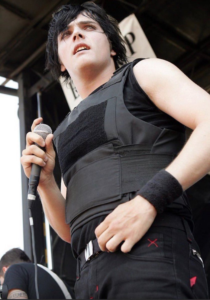 birdy 🪶 mcrnash tweet media