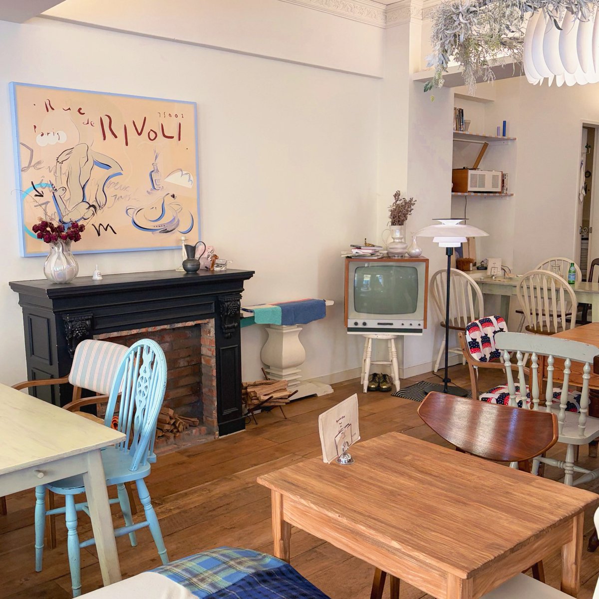 rrrrry_jp's tweet photo. 📍リボルリ(聖水)

ガレットが有名らしいお店🍽️🌼
店内もインテリアもめっちゃ可愛いし
店員さんの接客もすごく丁寧。

休日のソンスはどこも激混みだったけど、ここは何故か空いてたから結構穴場なのか？？
ロゼトッポギもレモネードもおいしかった🥺🍋 https://t.co/pUsfpG4H9B