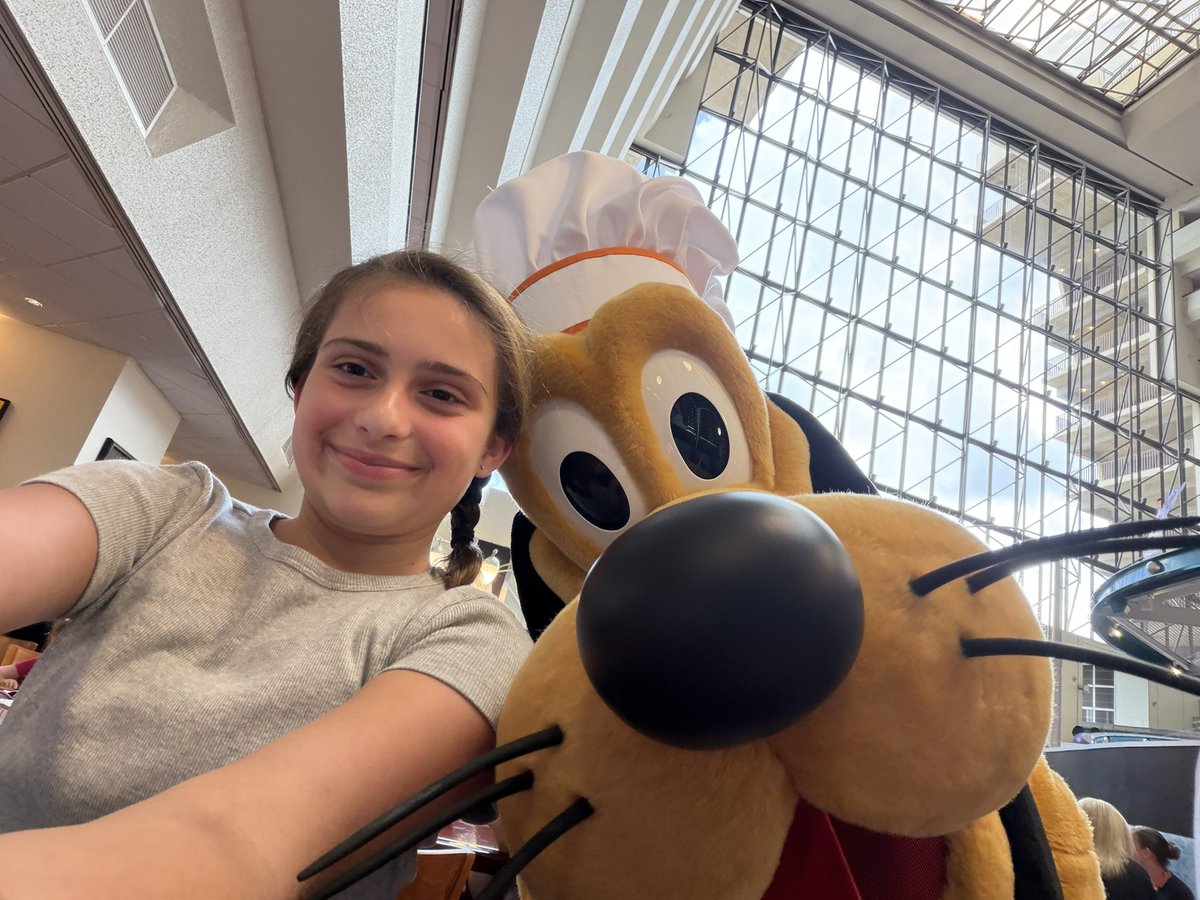 davezatz's tweet photo. And then we drove across the state so my kid could have dinner with Pluto. How far we've come? https://t.co/NVN8NHyYe6