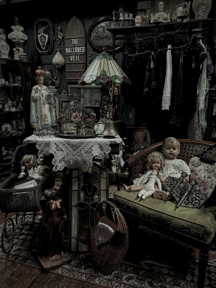 veilofcoffins's tweet photo. Antiques | Oddities &amp; curiosities

— thehallowedveil https://t.co/efjRMgxpjE