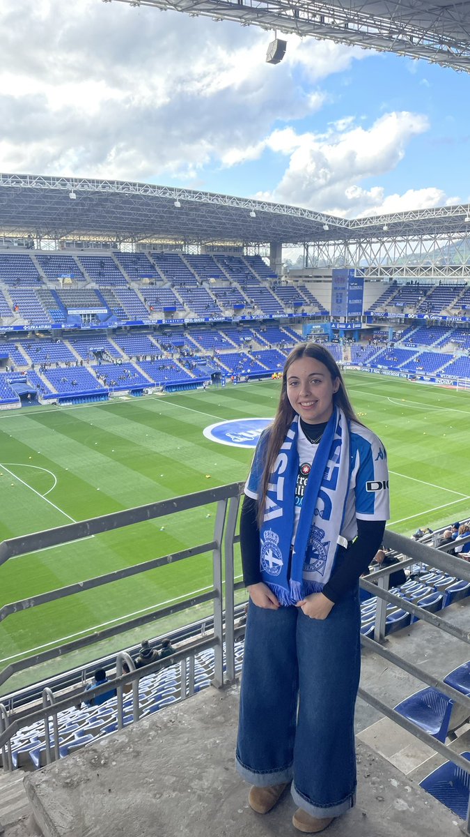 jaimecupeiro's tweet photo. E voltamos Depor, como non íamos voltar…?

Pero 8 anos despois e cunha tan tola polo branquiazul coma min.

O mellor do camiño é que formases e formes parte del.

Ámote @andreaseijas_ 💙🤍 https://t.co/qVIYYG1hBq