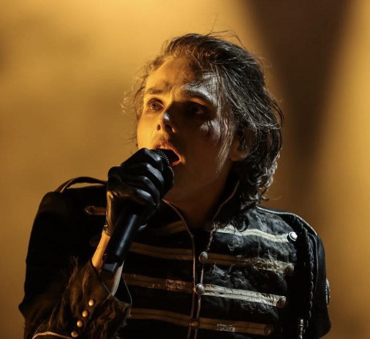 𝚐𝚎𝚎🥀 VAI VER O MCR DNV!!! #EquipeT tweet media