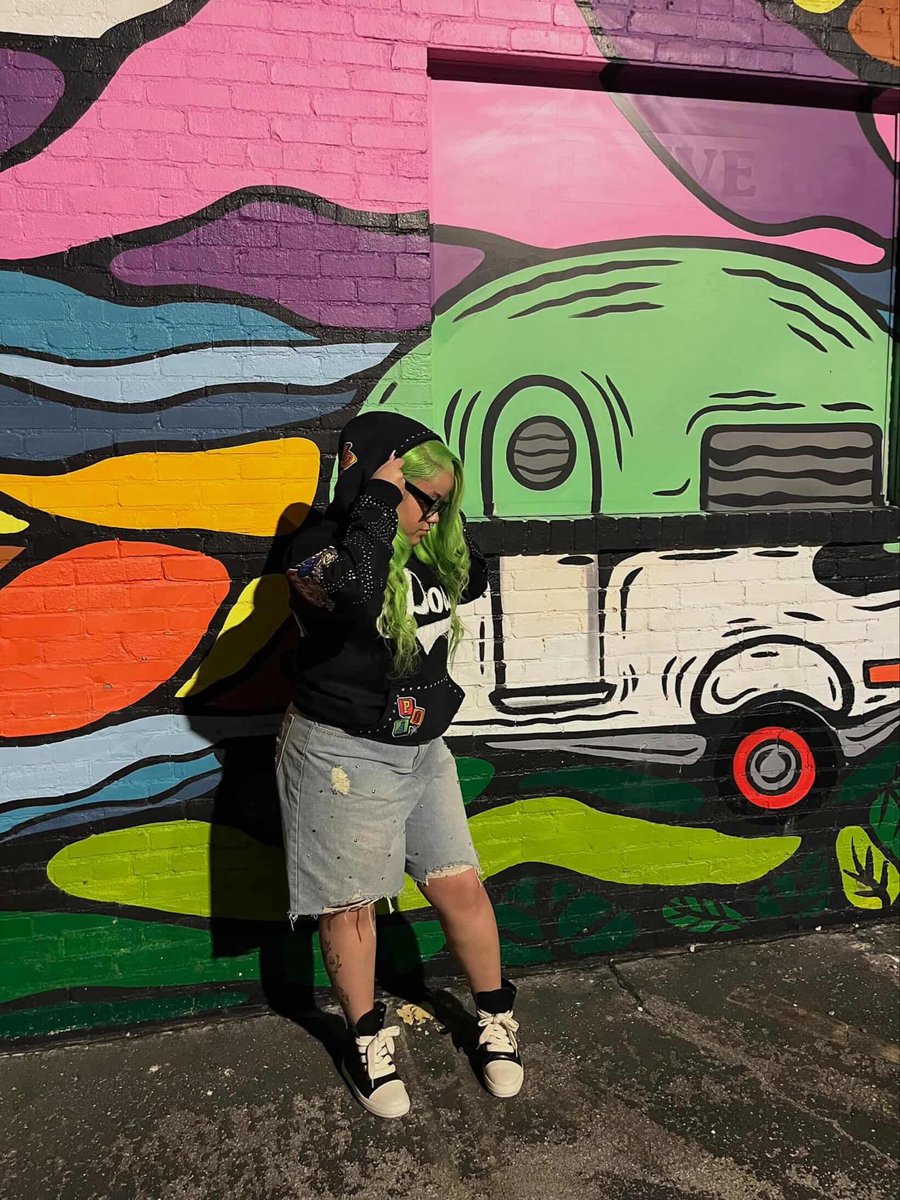 POAVision0's tweet photo. @reddmayaaa In Our POA Hoodie⚫️⚪️.

Shop: https://t.co/FJ0Zcsy5EO

#fyp #streetwearbrand #explore #streetfashion #viralclothingbrand https://t.co/OlRYT2vAIF