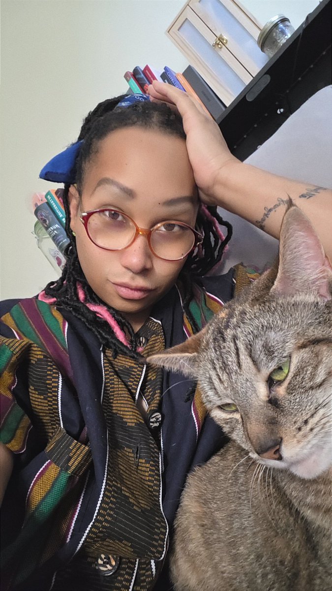 Ellefunk's tweet photo. #Back2URregularlyScheduledPROGRAM #iCUNTIC w/ #CardiBtheCat 🫶🏼 https://t.co/SIKgGoUFRM