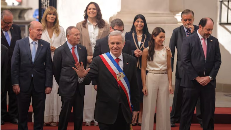 darkness_cl's tweet photo. @biobio “Auditoría” creada x Bárbara Vial y el “Comité de Auditoría del Gobierno”.
Un Excel completado por funcionarios “afines” no puede llamarse auditoría.
Muestren informes, metodología, evidencia y resultados verificables.
Porque ya no les cree nadie, algunos nunca https://t.co/OPSYEoEVsm