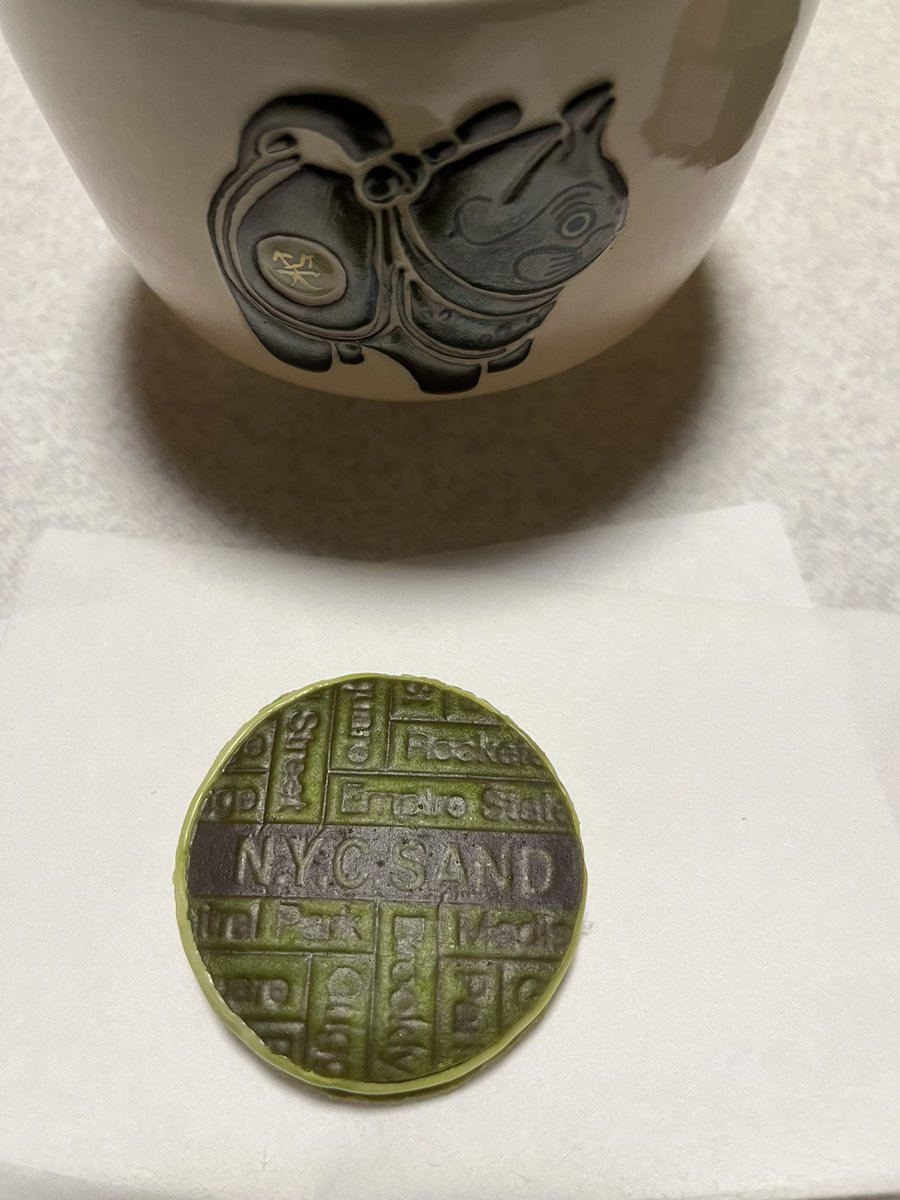 chato95577026's tweet photo. #茶道　#抹茶 
#NYCSAND 

「N.Y.抹茶キャラメルサンド」

マッサージに行きたいです… https://t.co/HUjJTZKMOK