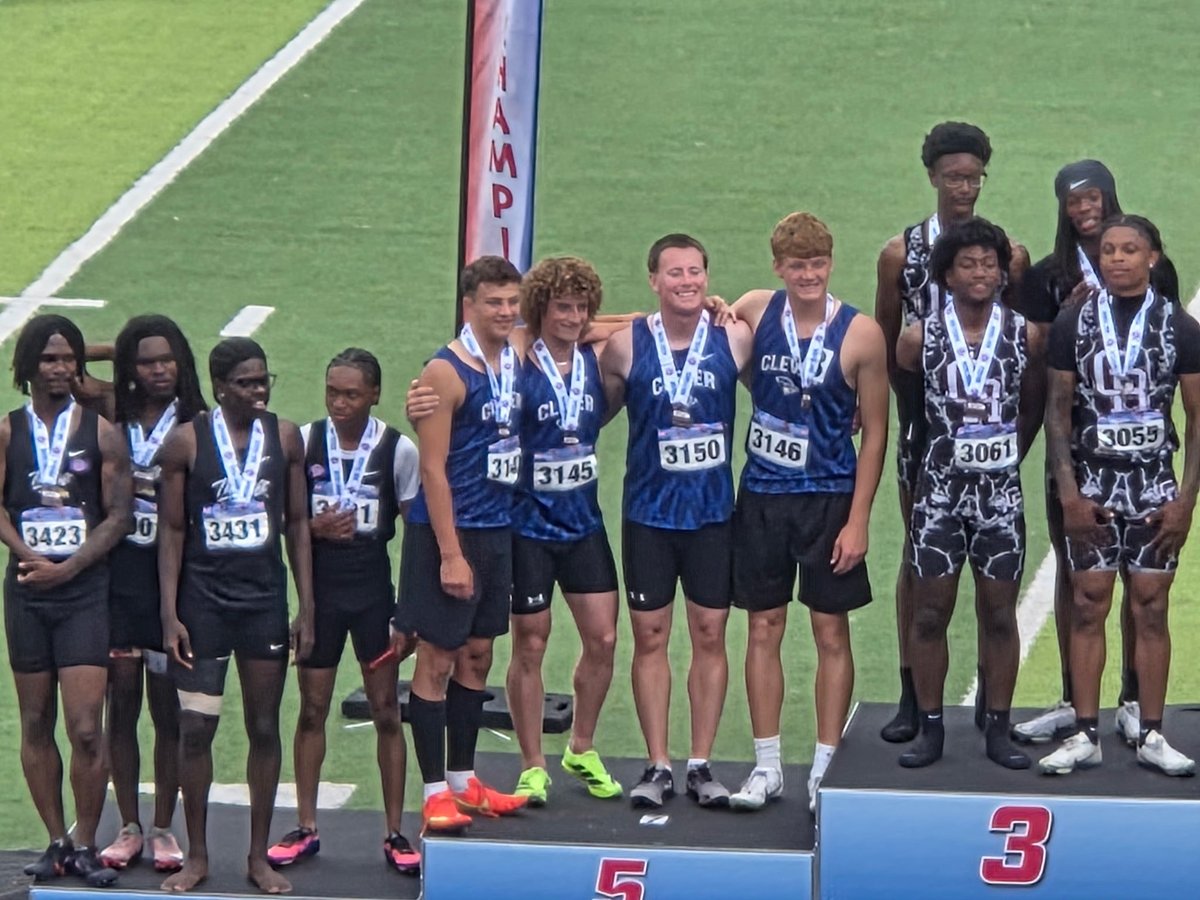 BraydenFlood15's tweet photo. Ended up getting 5th in the state for the Class 3 boys 4x400 relay. What a way to end the season! Couldn’t ask for a better group of boys to run with! https://t.co/rx16Migdn8