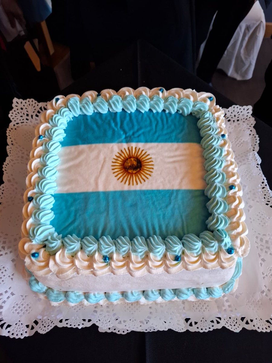 ARGenPuertoM's tweet photo. Hoy celebramos el 216 Aniversario de la Revolución de Mayo de 1810 en el altillo del Restaurante del Hotel Gran Pacífico, con la participación de una destacada colonia de argentinos residentes en Chile y el Cuerpo Consular acreditado en la Región de Los Lagos. https://t.co/6ug1arb54l