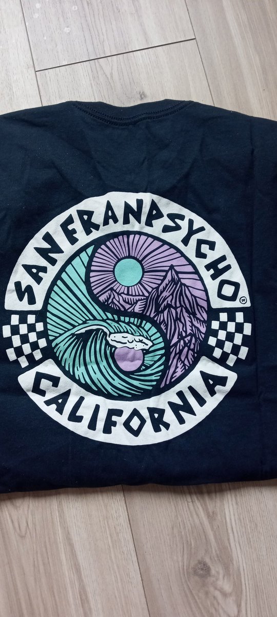 NaeNeil's tweet photo. And completed my #psych trip with a T-shirt from #SANFRANPSYCHO https://t.co/oqB9n1r6NU